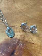 Load image into Gallery viewer, Diamond Starburst Necklace
