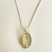 Load image into Gallery viewer, Pièce de résistance green moonstone necklace
