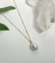 Load image into Gallery viewer, Pearl Drop Necklace
