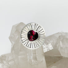 Load image into Gallery viewer, Heart Starburst Ring
